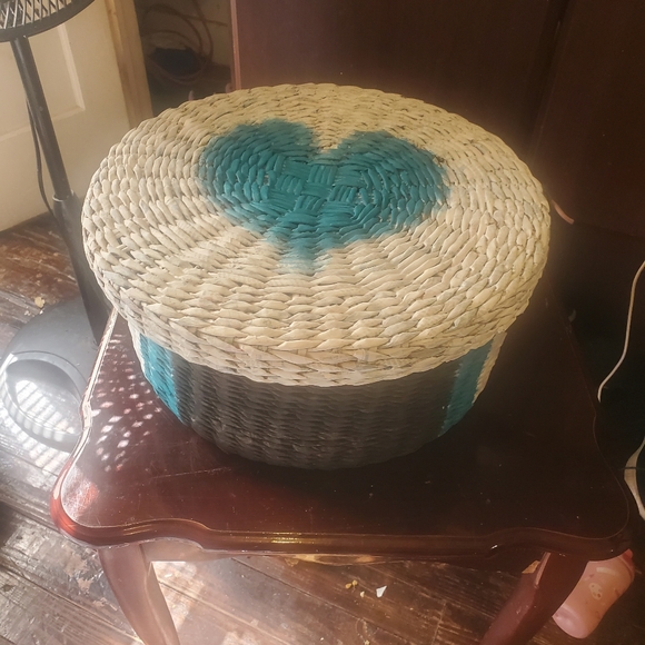 Handcrafted Basket with ❤️ design on lid - Picture 2 of 13